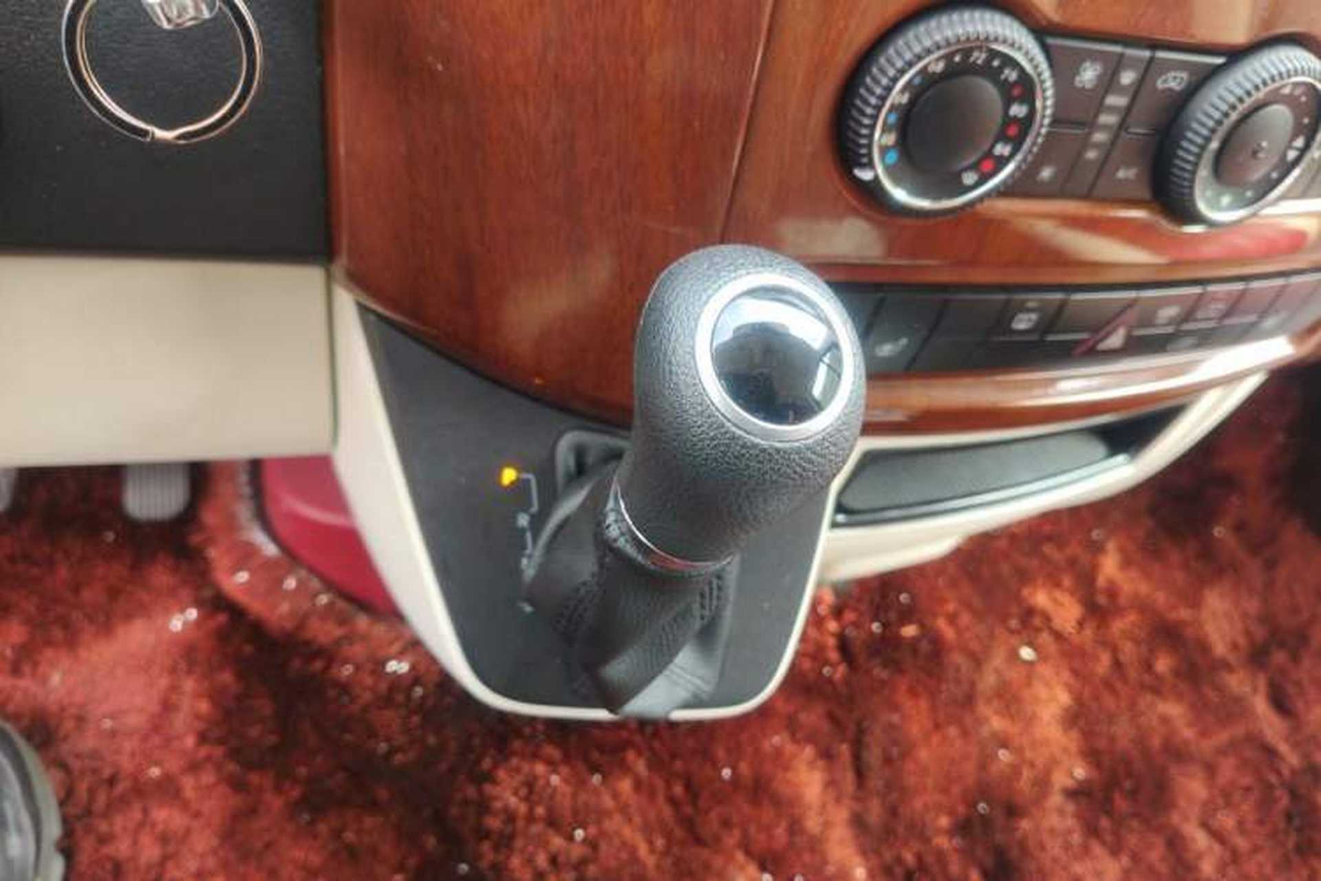 Used Mercedes-Benz Sprinter  Gear Lever