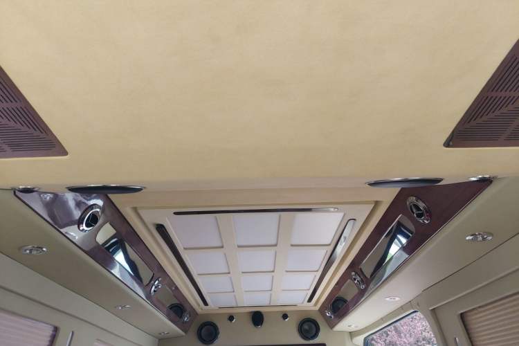 Used Mercedes-Benz Sprinter  Headliner