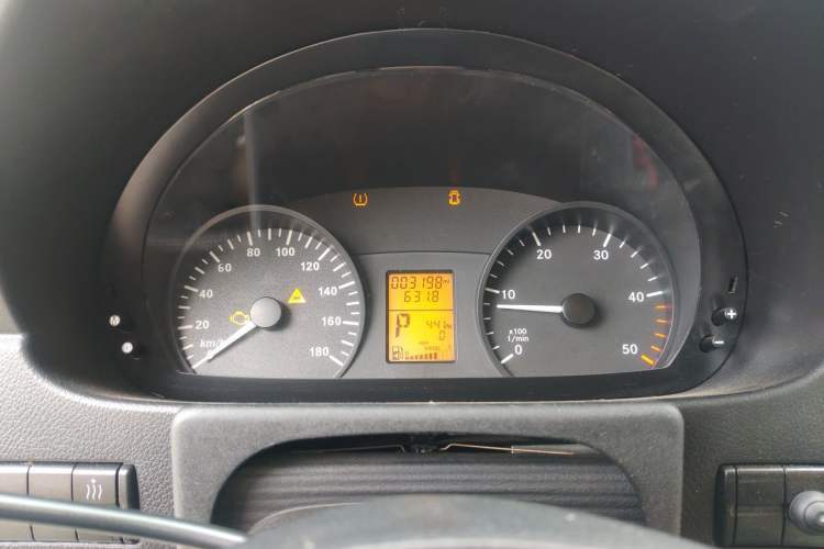 Used Mercedes-Benz Sprinter  Instrument Cluster