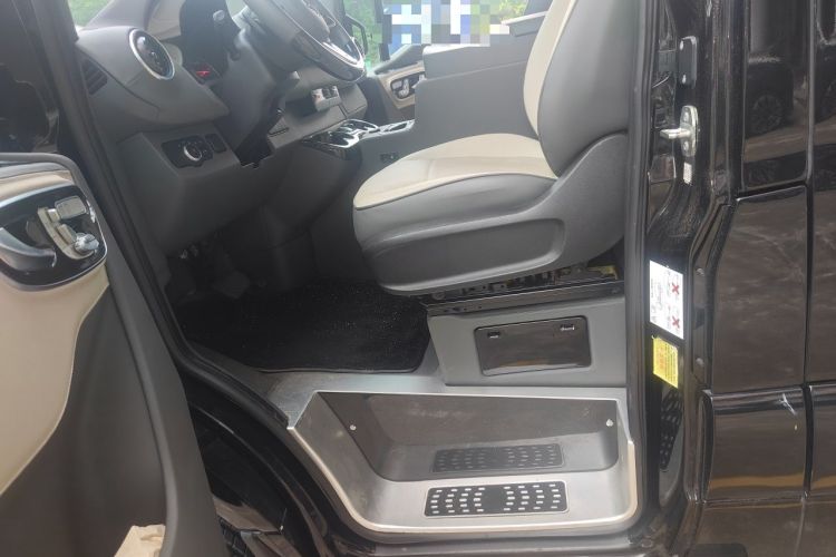 Used Mercedes-Benz Sprinter  Left Front Seat