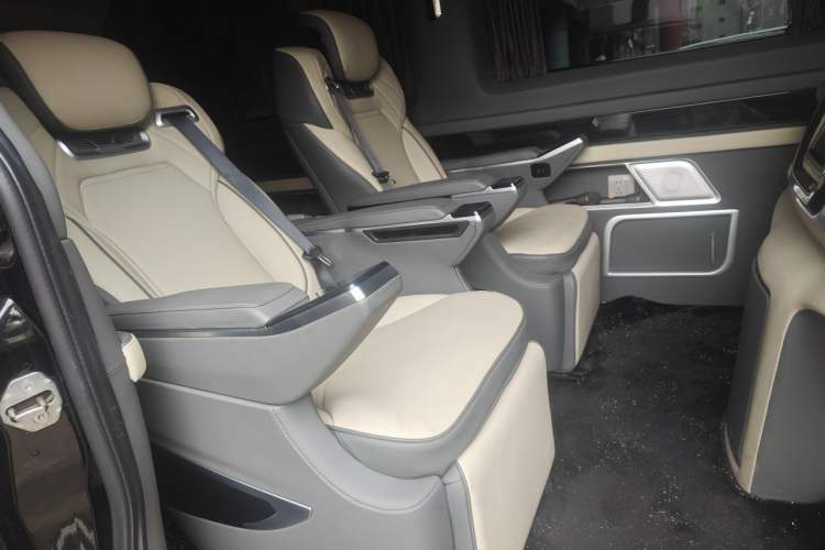 Used Mercedes-Benz Sprinter  Left Rear Seat
