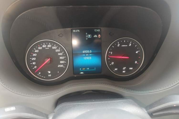 Used Mercedes-Benz Sprinter  Odometer Close Up
