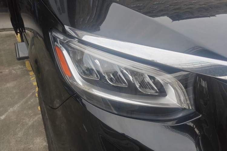 Used Mercedes-Benz Sprinter  Right Front Headlight