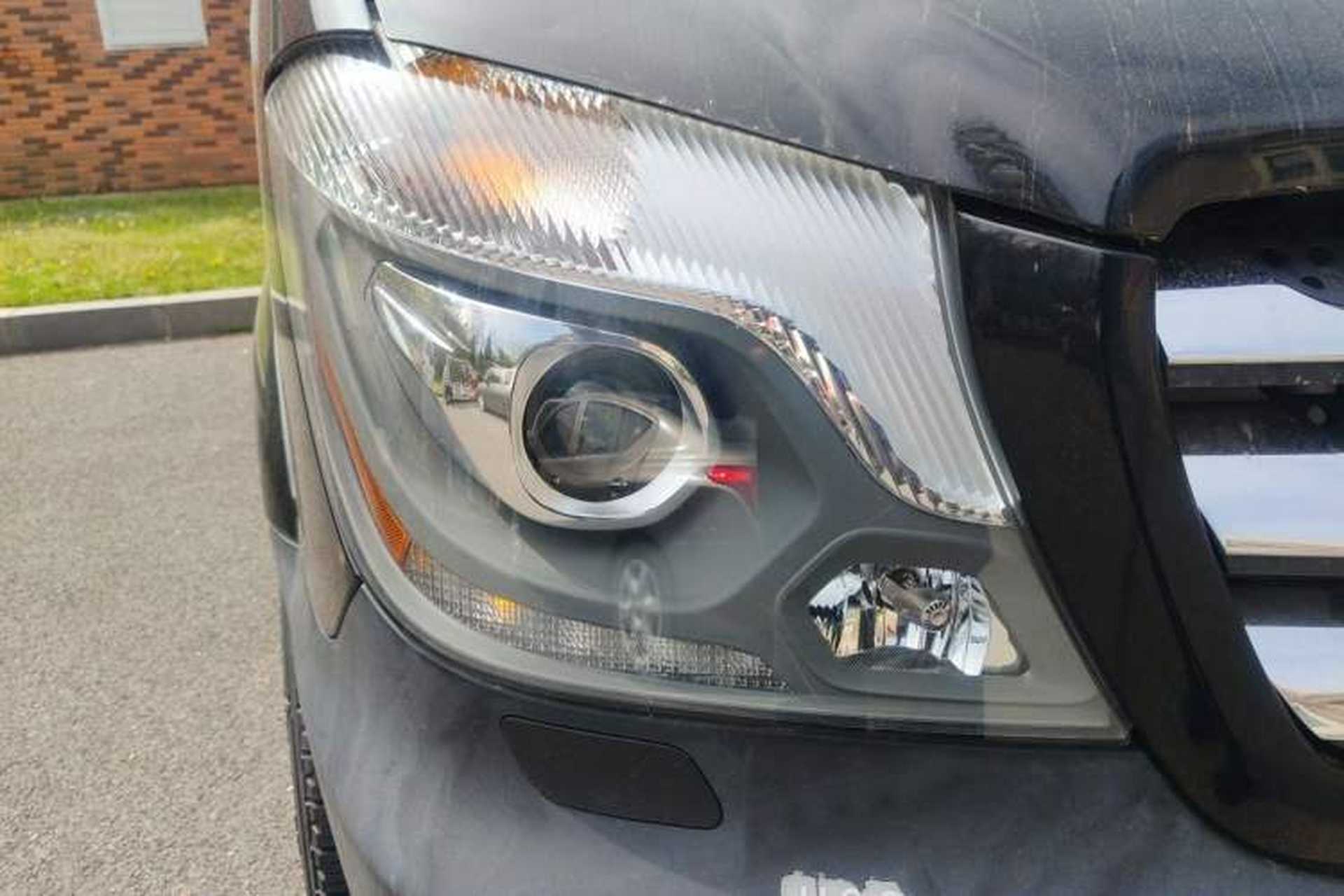Used Mercedes-Benz Sprinter  Right Front Headlight