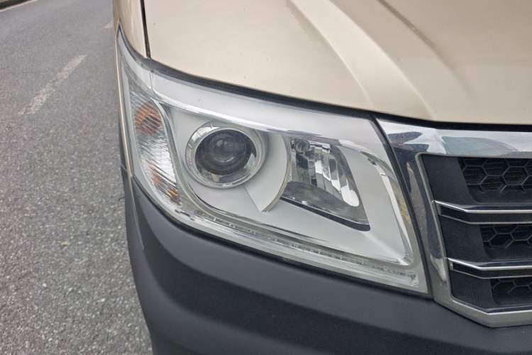 Used Mercedes-Benz Sprinter  Right Front Headlight