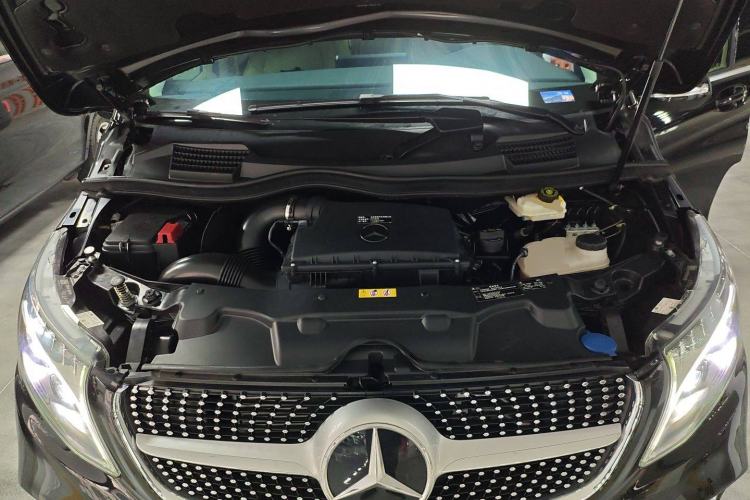 Used Mercedes-Benz V-Class 2022 V 260 L Long-wheelbase Luxury Edition Engine Bay