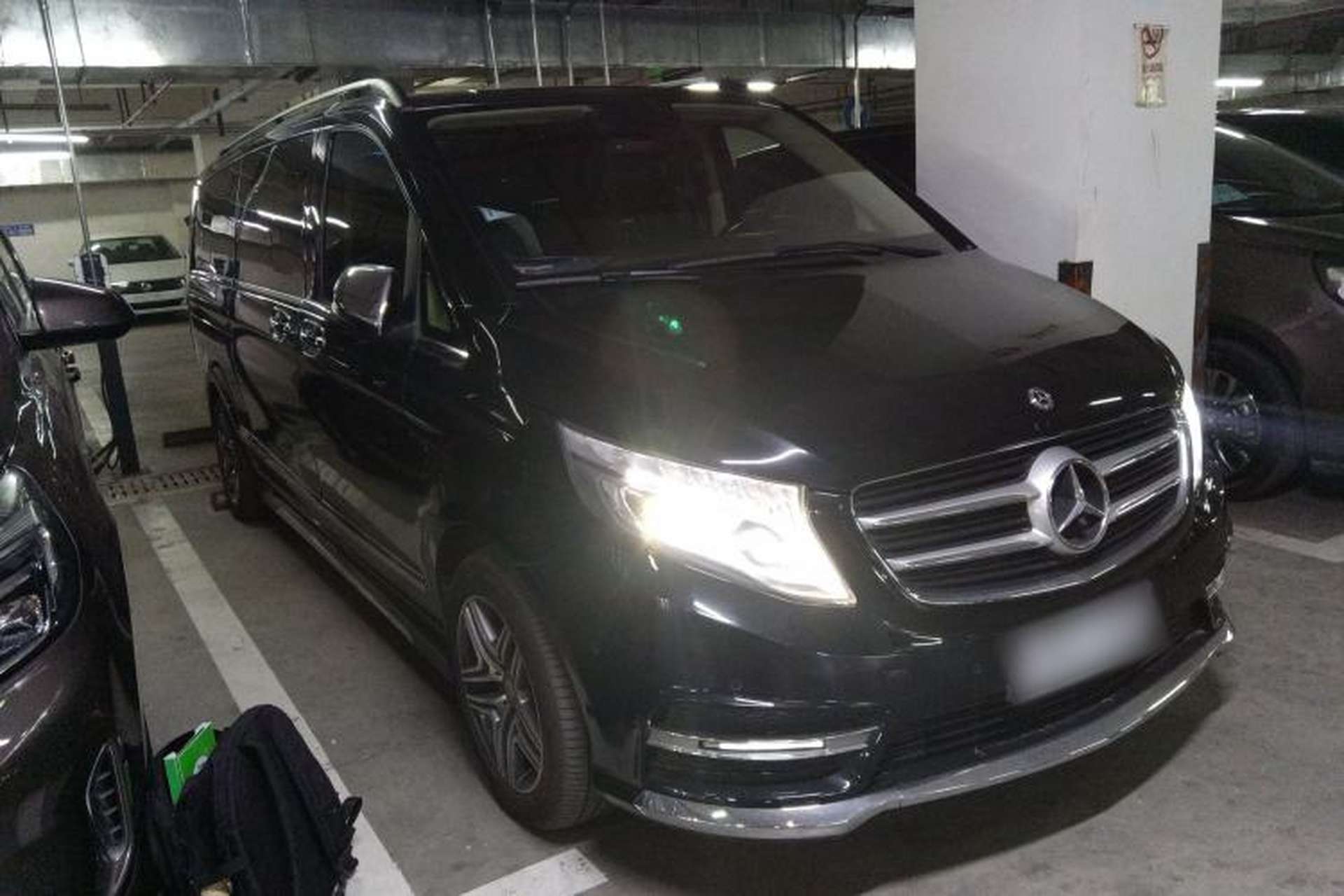 Used Mercedes-Benz V-Class  Exterior 1