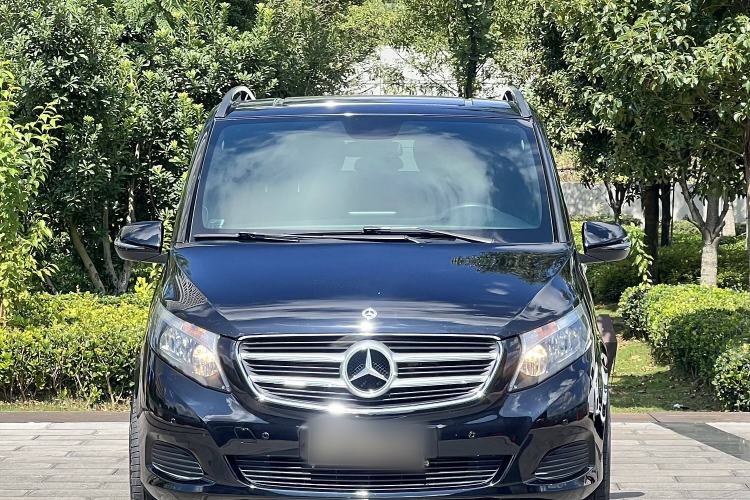 Used Mercedes-Benz V-Class  Exterior 1