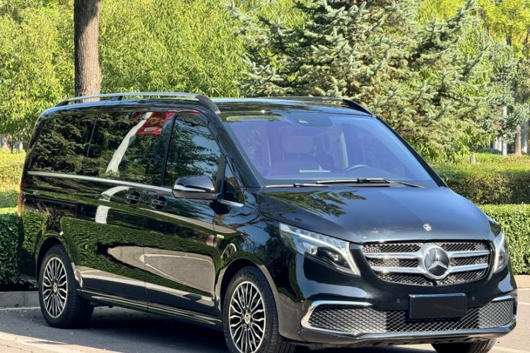 Used Mercedes-Benz V-Class 2022 V 260 Prestige Edition Exterior 2