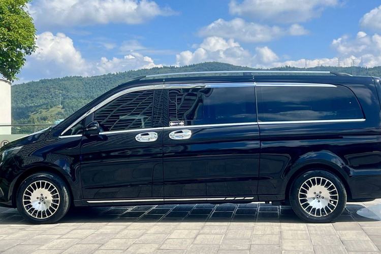 Used Mercedes-Benz V-Class  Exterior 3