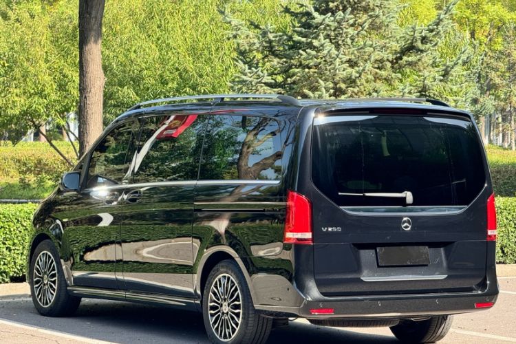 Used Mercedes-Benz V-Class 2022 V 260 Prestige Edition Exterior 4