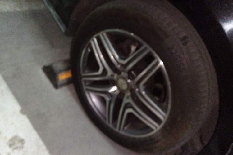 Used Mercedes-Benz V-Class  Exterior 5