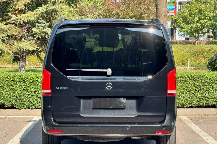Used Mercedes-Benz V-Class 2022 V 260 Prestige Edition Exterior 5