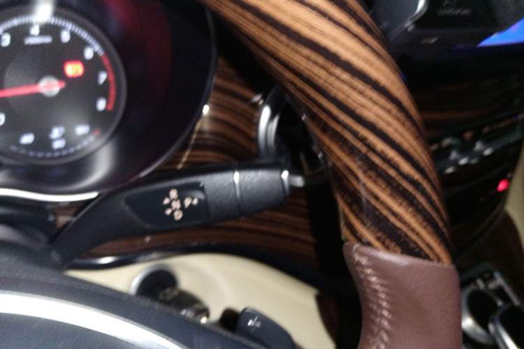 Used Mercedes-Benz V-Class  Gear Lever