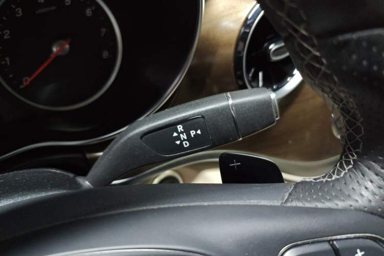 Used Mercedes-Benz V-Class 2022 V 260 L Long-wheelbase Luxury Edition Gear Lever
