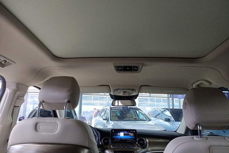 Used Mercedes-Benz V-Class 2022 V 260 Prestige Edition Headliner