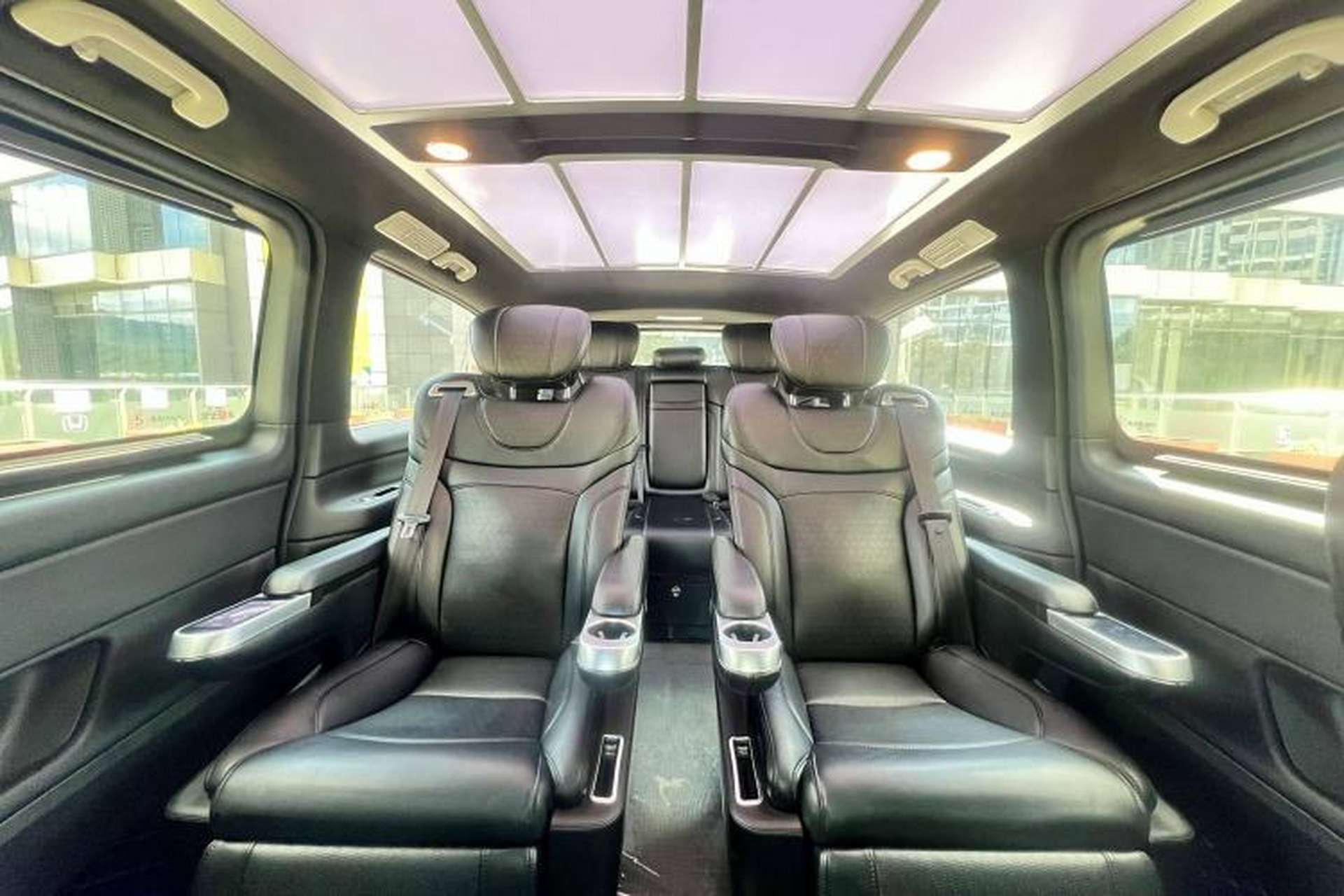 Used Mercedes-Benz V-Class  Interior 4