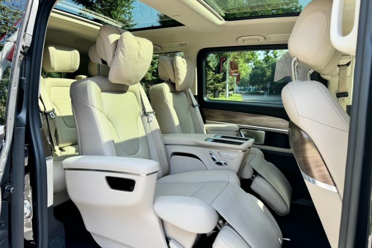 Used Mercedes-Benz V-Class 2022 V 260 Prestige Edition Interior 7