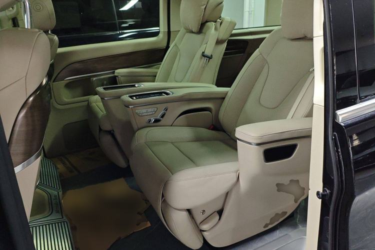 Used Mercedes-Benz V-Class 2022 V 260 L Long-wheelbase Luxury Edition Left Rear Seat