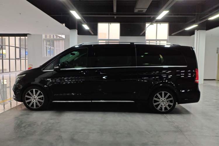 Used Mercedes-Benz V-Class 2022 V 260 L Long-wheelbase Luxury Edition Left Side