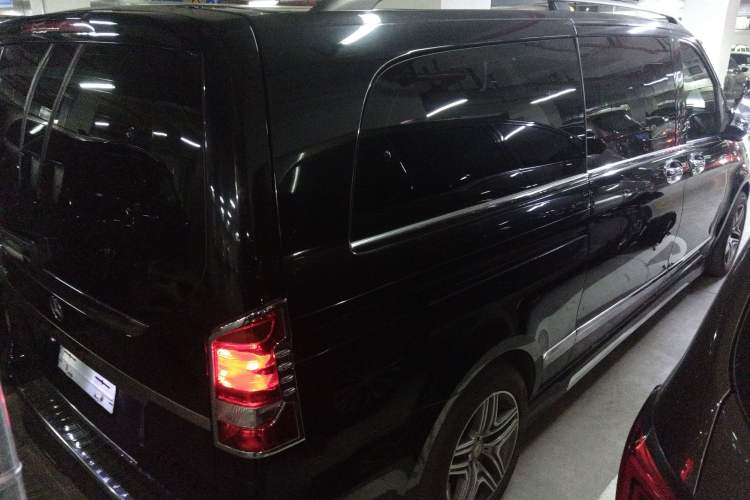 Used Mercedes-Benz V-Class  Rear Right 45 Deg