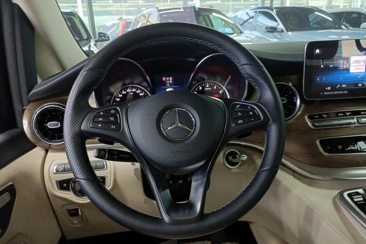 Used Mercedes-Benz V-Class 2022 V 260 Prestige Edition Steering Wheel