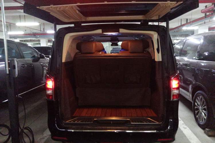 Used Mercedes-Benz V-Class  Trunk