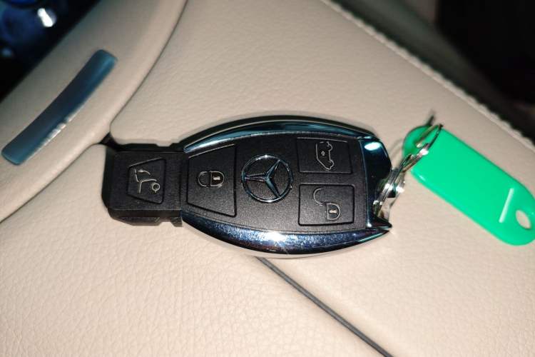Used Mercedes-Benz V-Class 2022 V 260 L Long-wheelbase Luxury Edition Vehicle Key