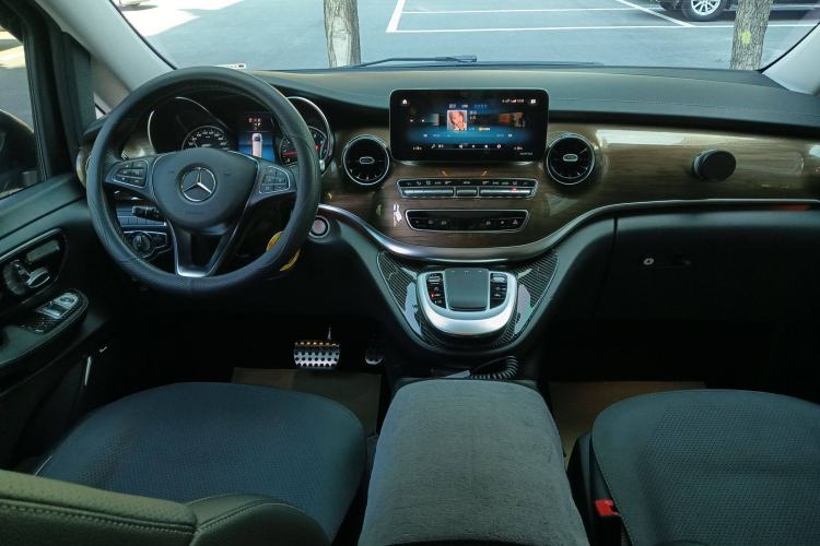 Used Mercedes-Benz V-Class 2021 V 260 Prestige Edition Interior 2