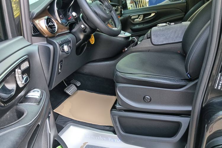 Used Mercedes-Benz V-Class 2021 V 260 Prestige Edition Left Front Seat