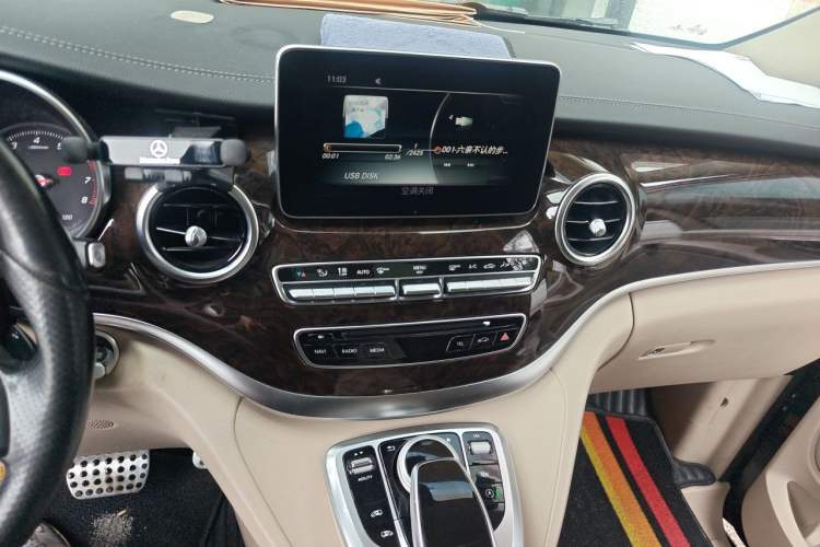 Used Mercedes-Benz V-Class 2016 V 260 L Prestige Extended Edition Audio And AC Panel
