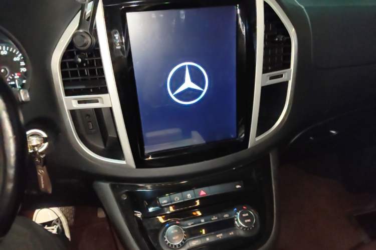 Used Mercedes-Benz V-Class 2016 V250 2.0T U.S. Spec Audio And AC Panel