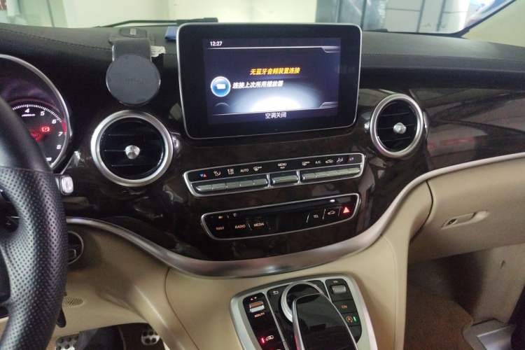 Used Mercedes-Benz V-Class 2016 V 260 L Prestige Extended Edition Audio And AC Panel