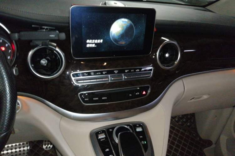 Used Mercedes-Benz V-Class 2016 V 260 L Prestige Extended Edition Audio And AC Panel