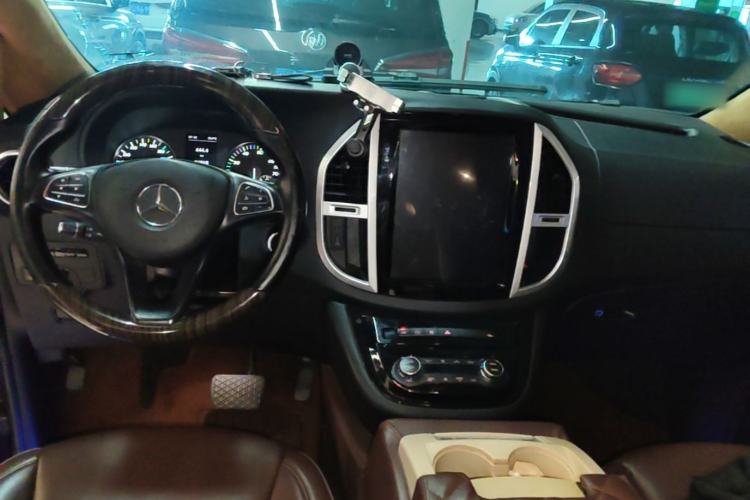 Used Mercedes-Benz V-Class 2016 V250 2.0T U.S. Spec Center Console