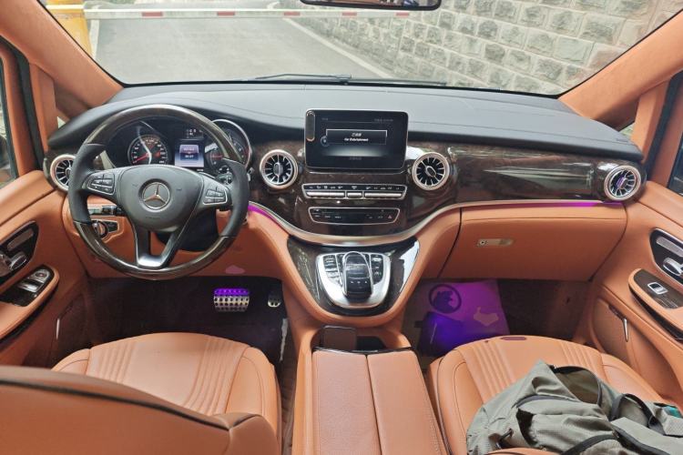 Used Mercedes-Benz V-Class 2016 V 260 Prestige Edition Center Console