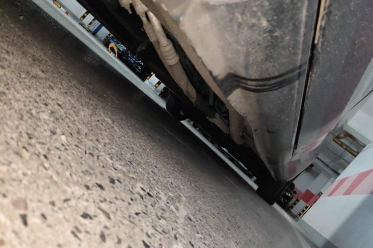 Used Mercedes-Benz V-Class  Chassis Front Left