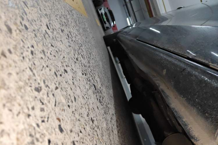 Used Mercedes-Benz V-Class  Chassis Front Right