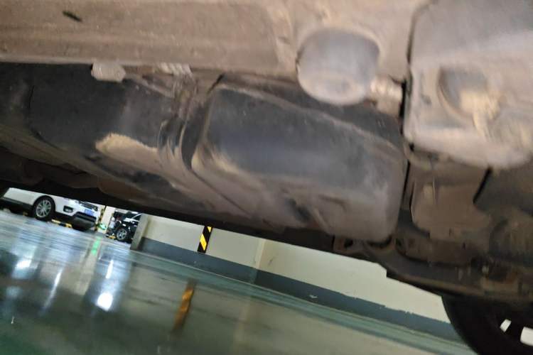 Used Mercedes-Benz V-Class 2016 V 260 Avantgarde Edition Chassis Rear Left