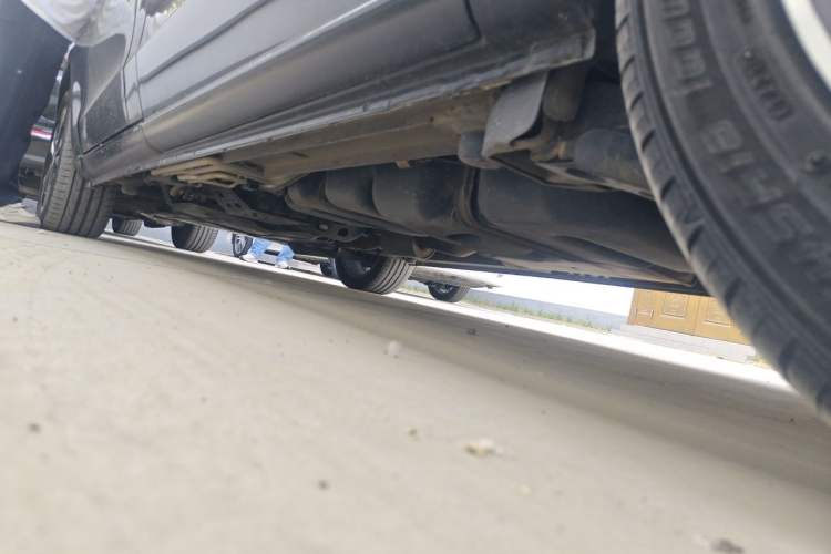 Used Mercedes-Benz V-Class 2016 V 260 Avantgarde Edition Chassis Rear Left