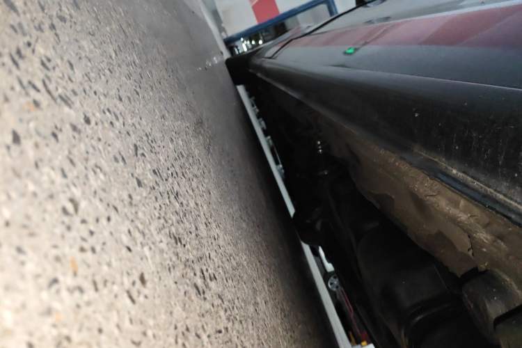 Used Mercedes-Benz V-Class  Chassis Rear Left