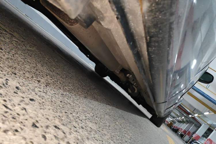 Used Mercedes-Benz V-Class  Chassis Rear Right