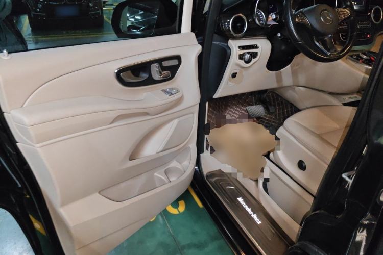 Used Mercedes-Benz V-Class 2016 V 260 Avantgarde Edition Driver Seat