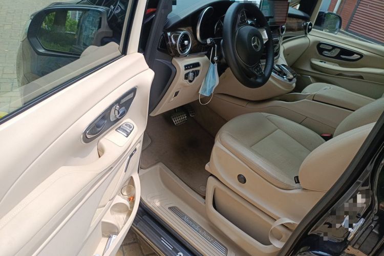 Used Mercedes-Benz V-Class 2016 V 260 L Prestige Extended Edition Driver Seat