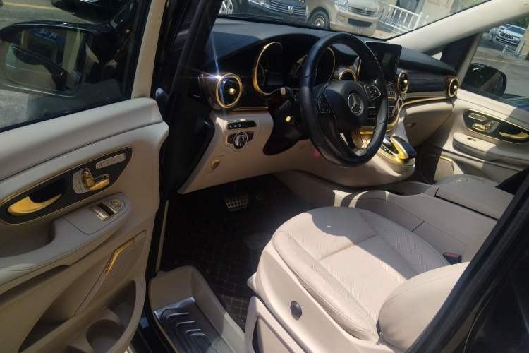 Used Mercedes-Benz V-Class 2016 V 260 L Prestige Extended Edition Driver Seat