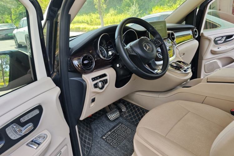 Used Mercedes-Benz V-Class 2016 V 260 Prestige Edition Driver Seat