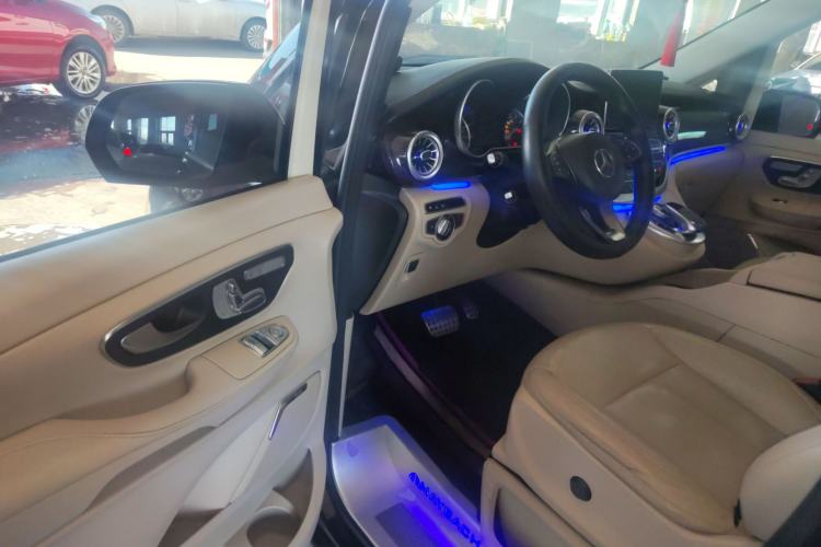 Used Mercedes-Benz V-Class 2016 V 260 Prestige Edition Driver Seat