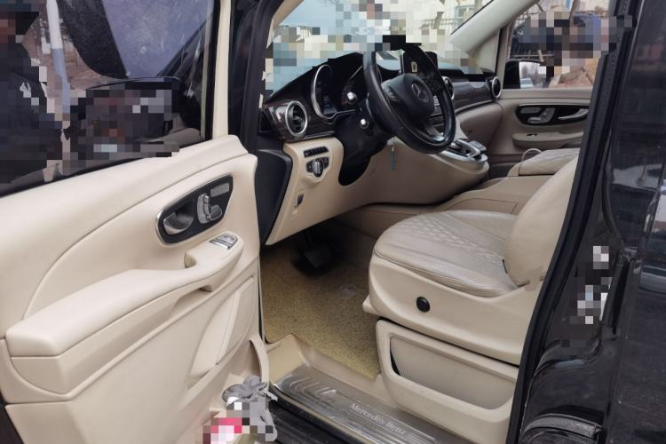 Used Mercedes-Benz V-Class 2016 V 260 Avantgarde Edition Driver Seat