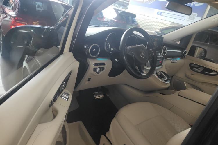 Used Mercedes-Benz V-Class 2016 V 260 L Prestige Extended Edition Driver Seat