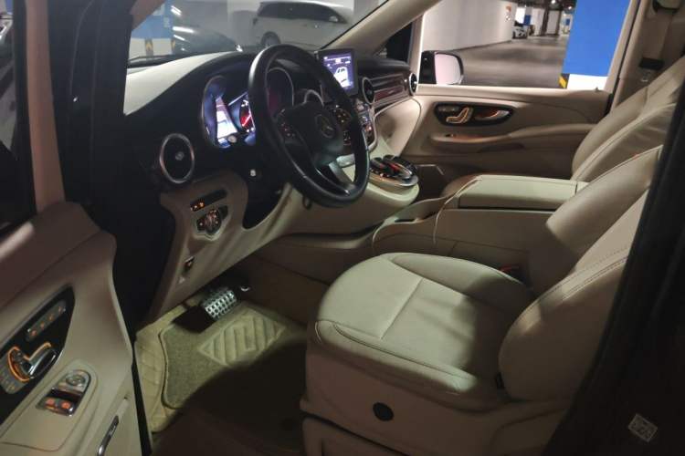 Used Mercedes-Benz V-Class 2016 V 260 Prestige Edition Driver Seat